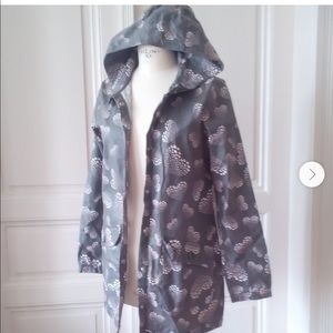 Trafaluc Rain coat with heats and patch pockets